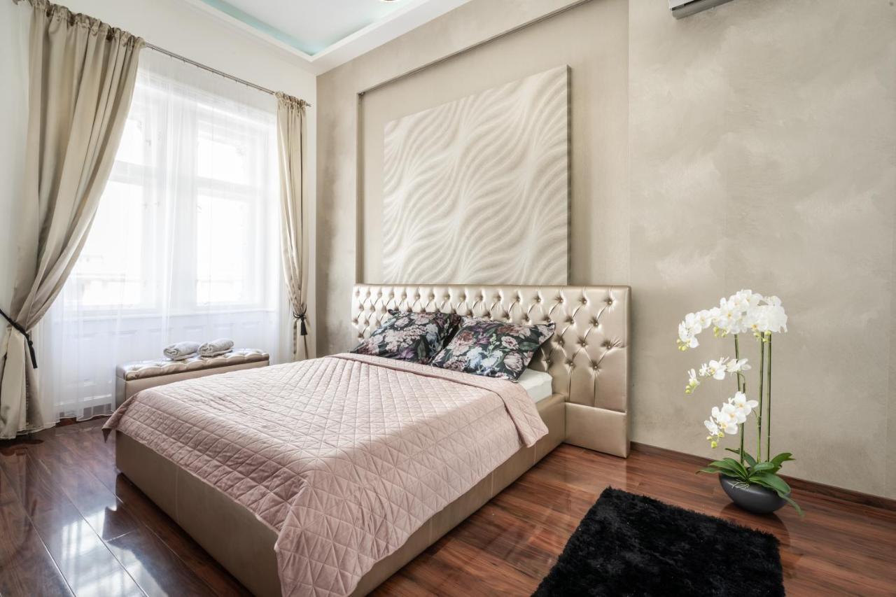 Opera Luxury Apartment With Free Parking بودابست المظهر الخارجي الصورة