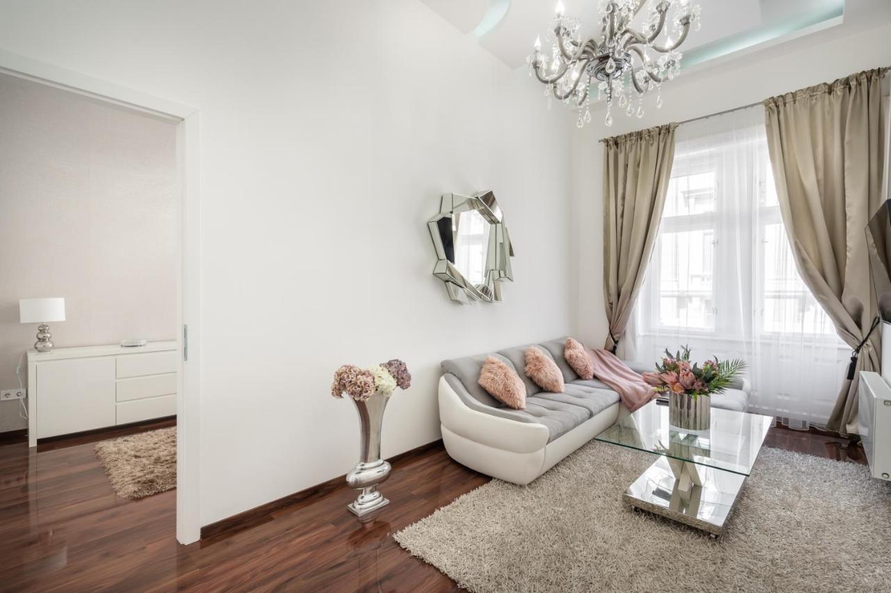 Opera Luxury Apartment With Free Parking بودابست المظهر الخارجي الصورة